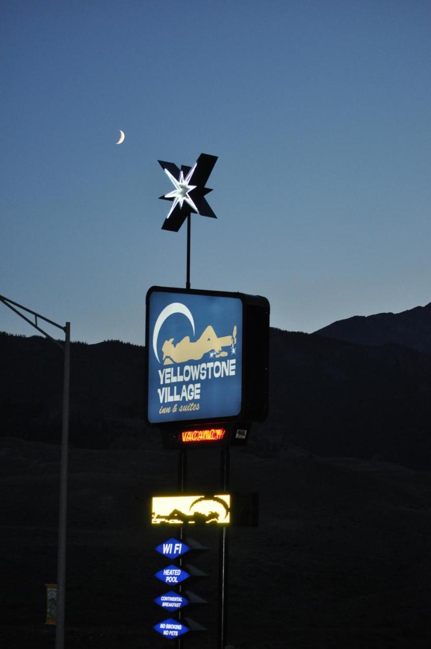 Yellowstone Village Inn And Suites Gardiner Dış mekan fotoğraf