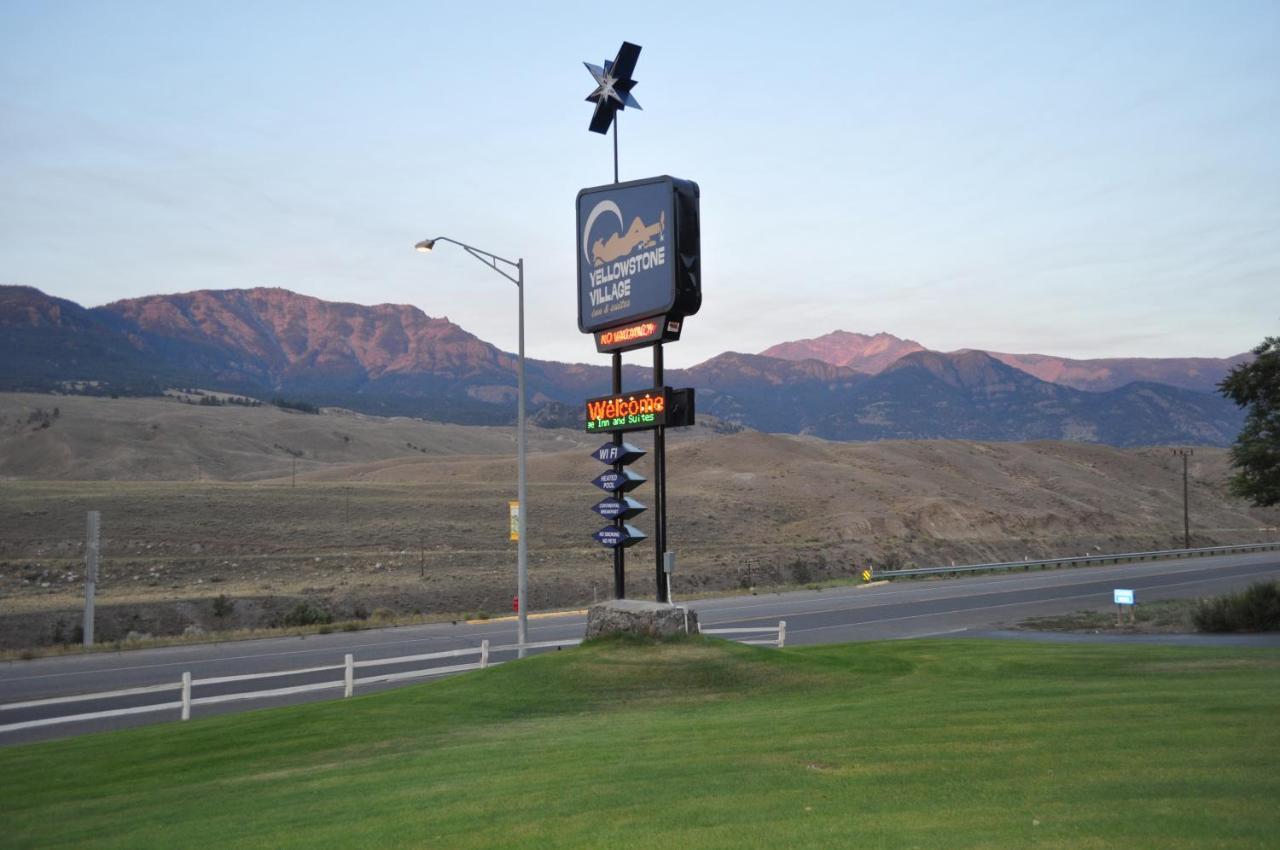 Yellowstone Village Inn And Suites Gardiner Dış mekan fotoğraf