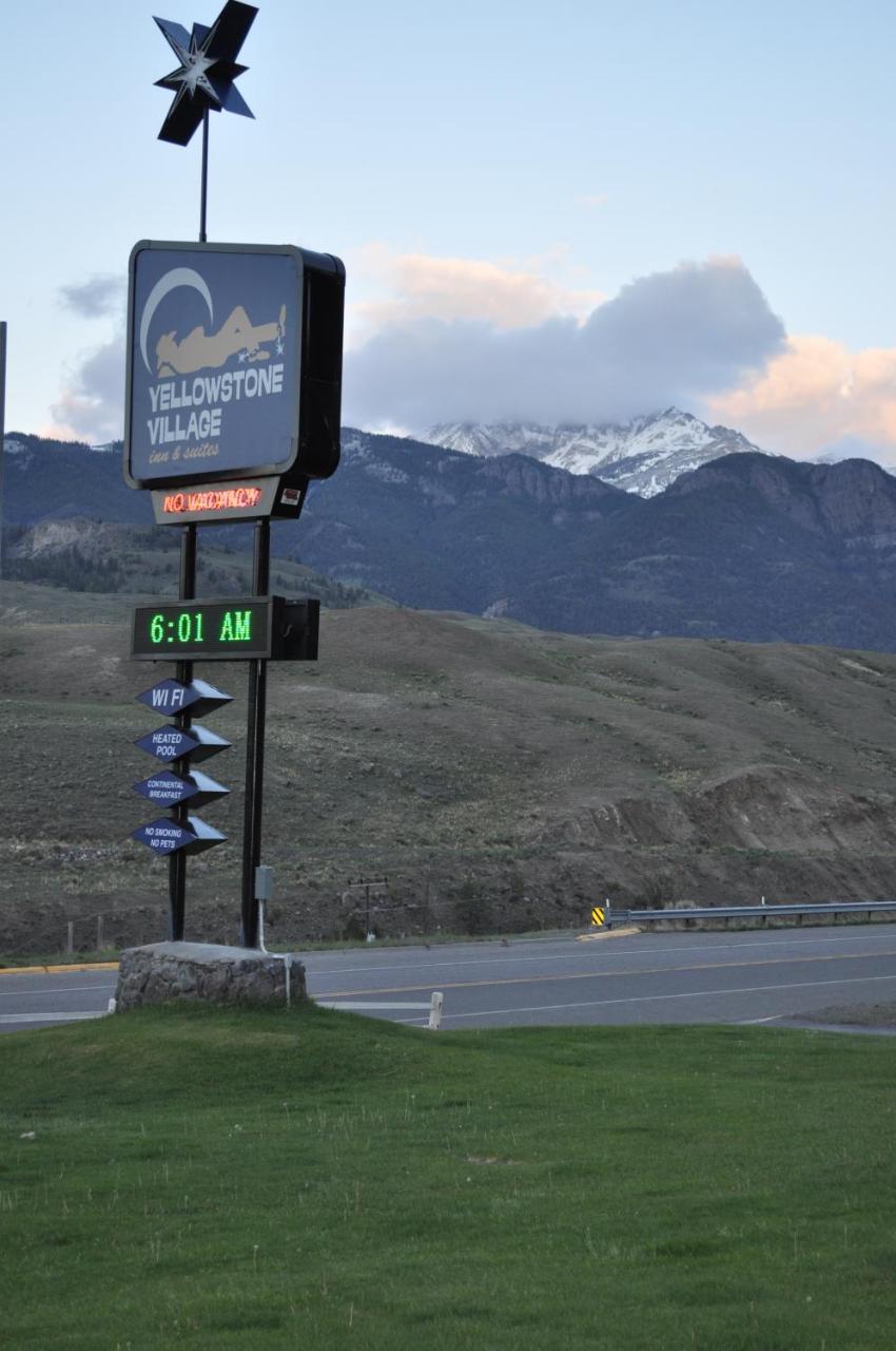 Yellowstone Village Inn And Suites Gardiner Dış mekan fotoğraf