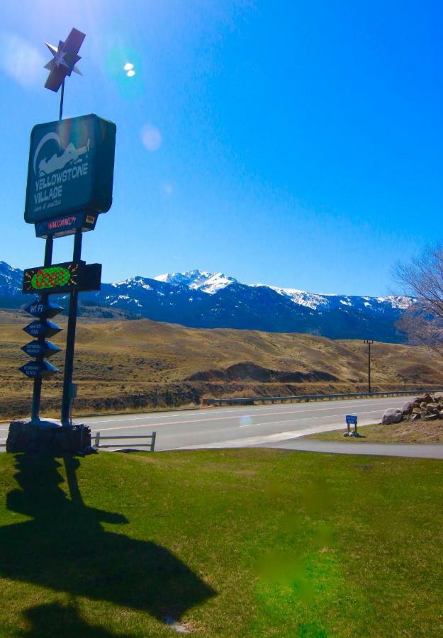 Yellowstone Village Inn And Suites Gardiner Dış mekan fotoğraf